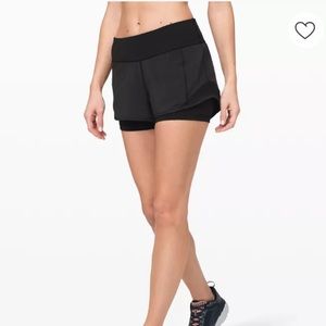 Lululemon Hotty Hot Low-Rise Short 4" Nulux Liner Women’s Size 8